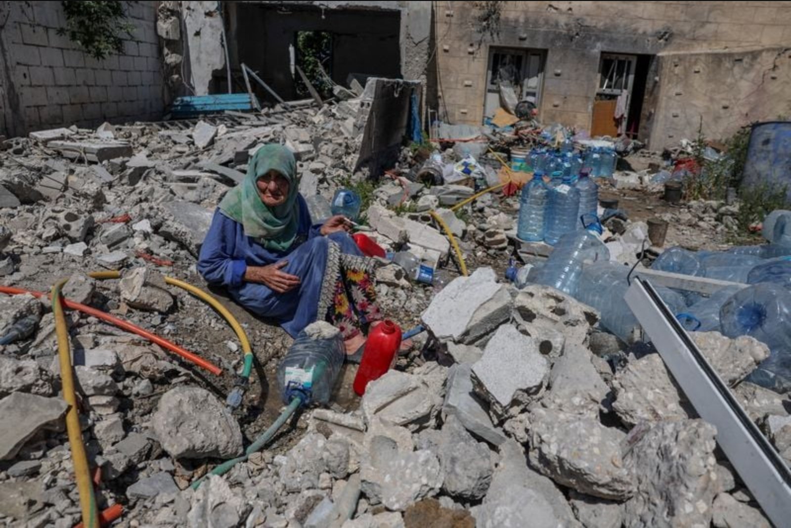 Lebanese returnees confront ruin as latest strikes flatten village