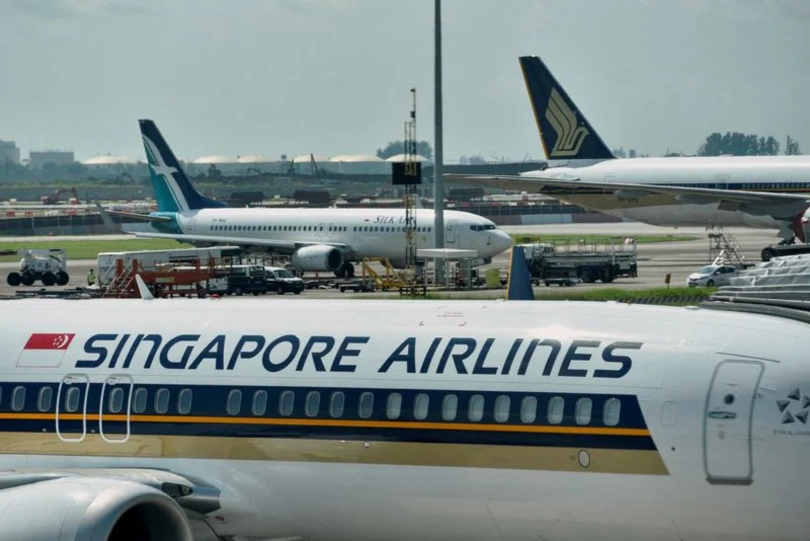 Airlines Partially Restore Middle East Services as Disruptions Persist