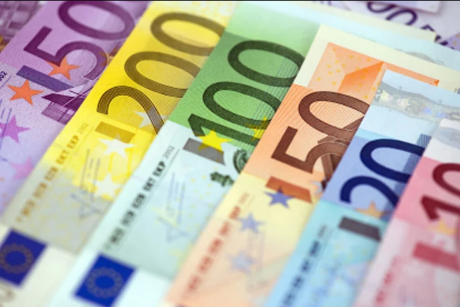 BofA Keeps Short-Term Caution on Euro as Energy and U.S. Momentum Weigh