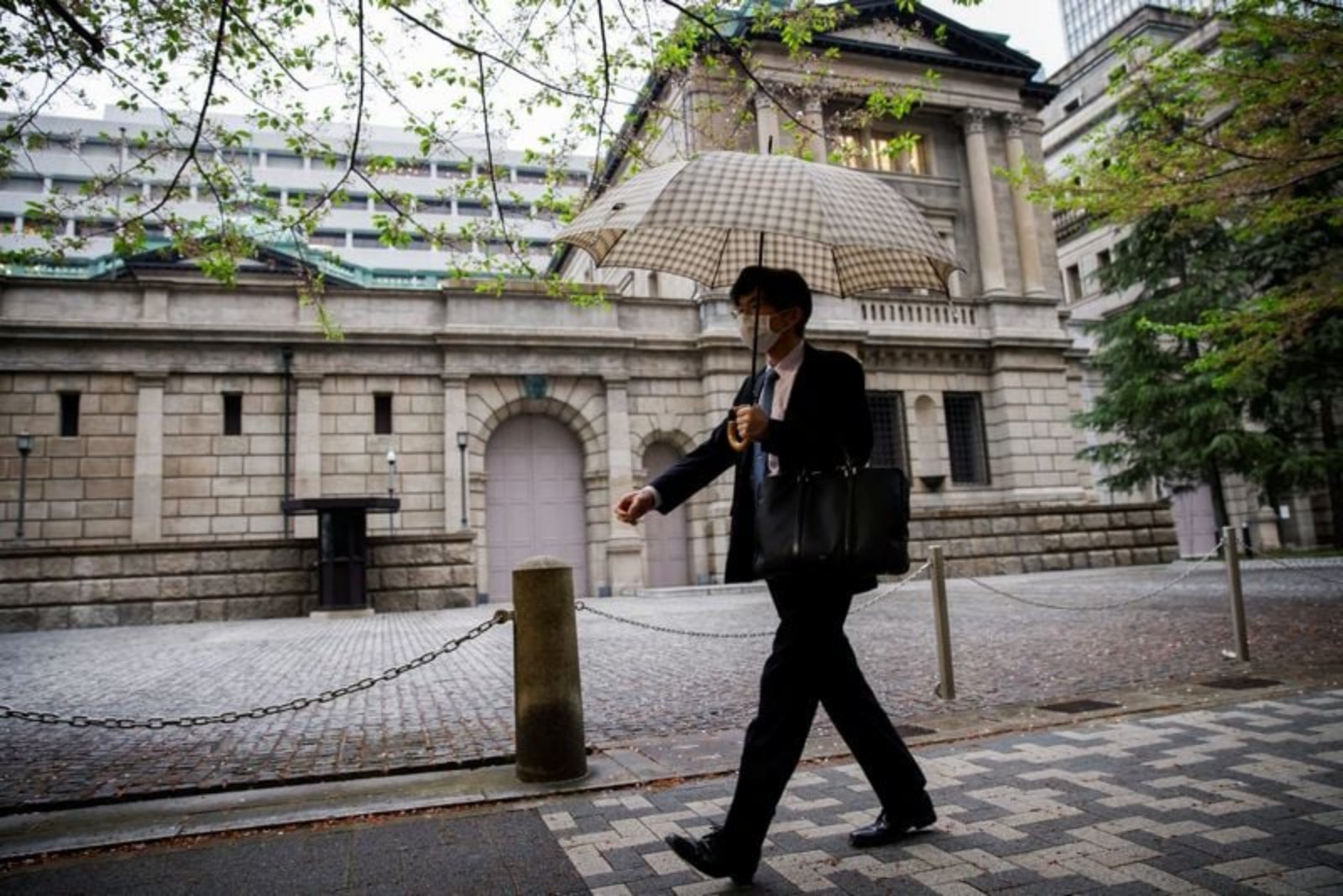 Asia rate moves recalibrate markets as Japan lifts policy rate to 1%