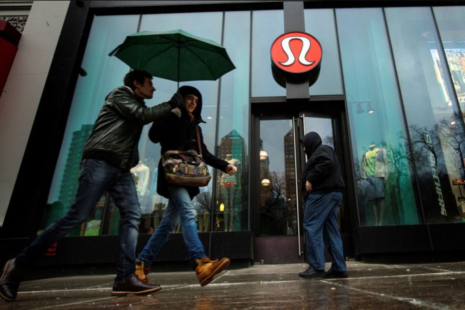 Lululemon’s Post-Proxy Truce Puts Spotlight on $1.8 Billion Cash Pile as Turnaround Tool