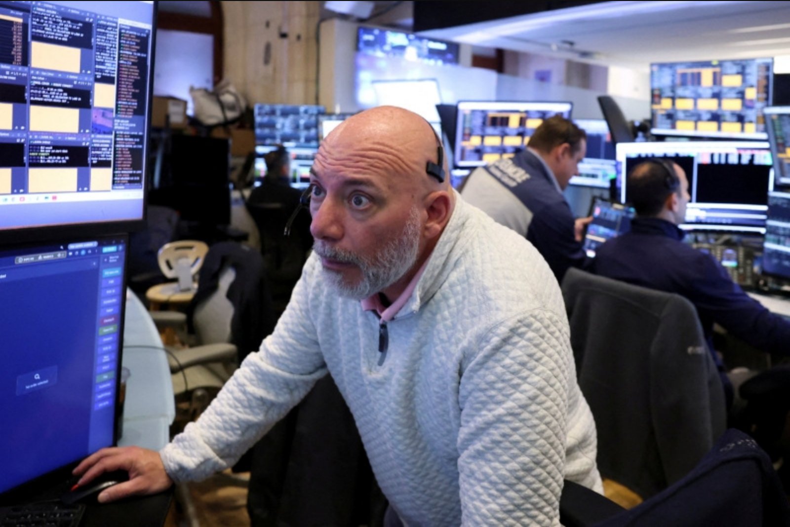 Bond Yield Surge Exposes U.S. Equities to Inflation and Geopolitical Risks, Investors Say