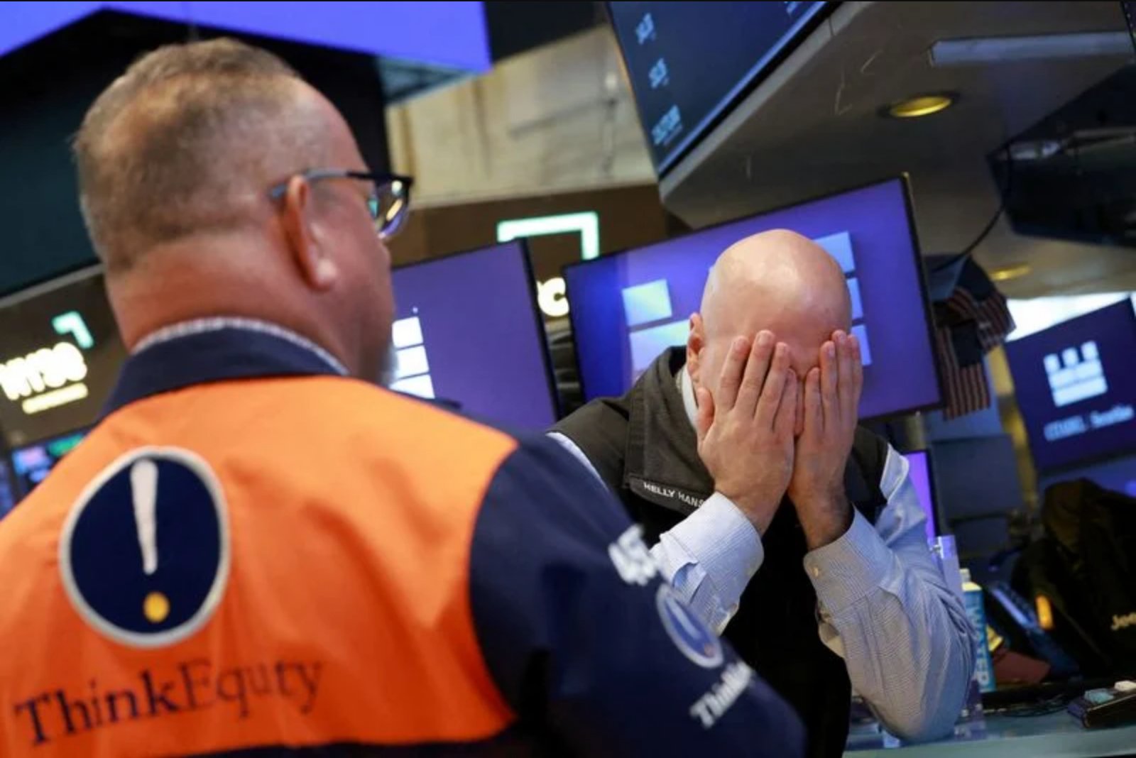 Global Markets Face Downward Pressure Amid Tech Sell-Off and Geopolitical Tension