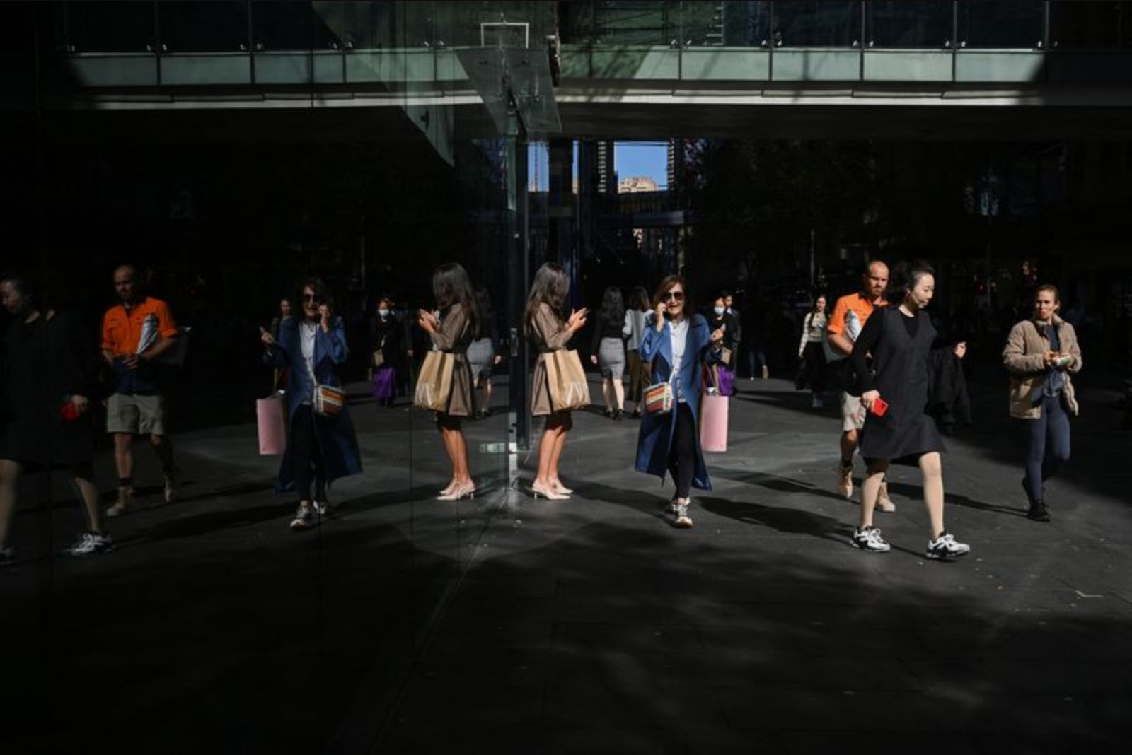 Australia's Core Inflation Surges Past Forecasts, Raising Prospect of RBA Rate Move