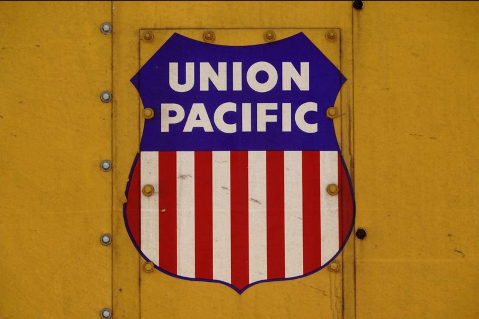 Union Pacific and Wabtec Ink $1.2 Billion Pact to Modernize AC4400 Locomotives