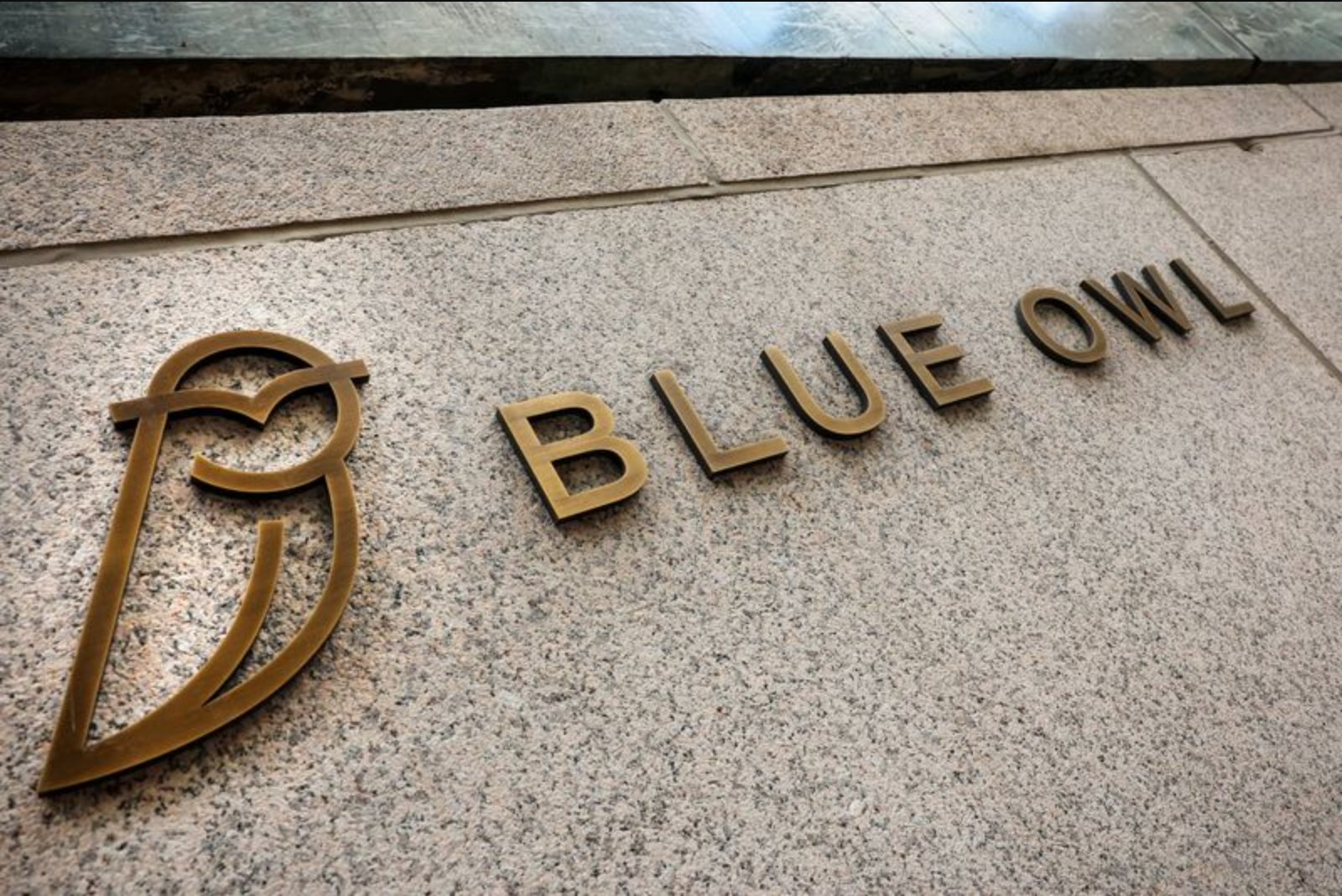 Record Short Interest in Blue Owl Signals Pressure on Private Credit Sector