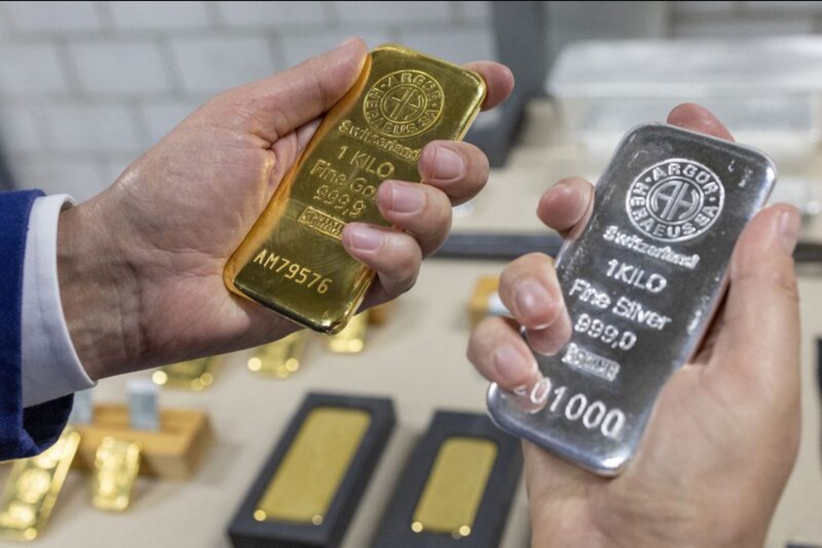 Analyst Sees Silver Outpacing Gold as Safe-Haven Demand and Industrial Use Underpin Prices