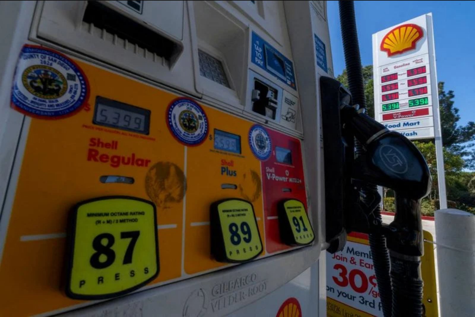 U.S. pump pain returns as Strait of Hormuz clashes and refining outages push prices higher