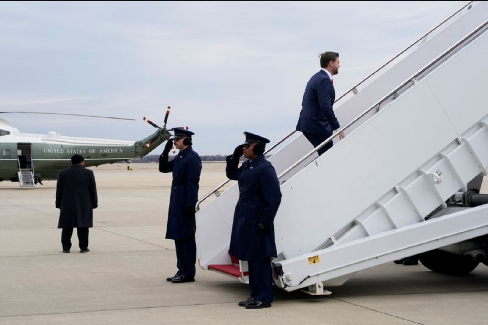 U.S. Vice President Vance Expected to Visit Hungary in Show of Support for Orban Ahead of Tight Vote