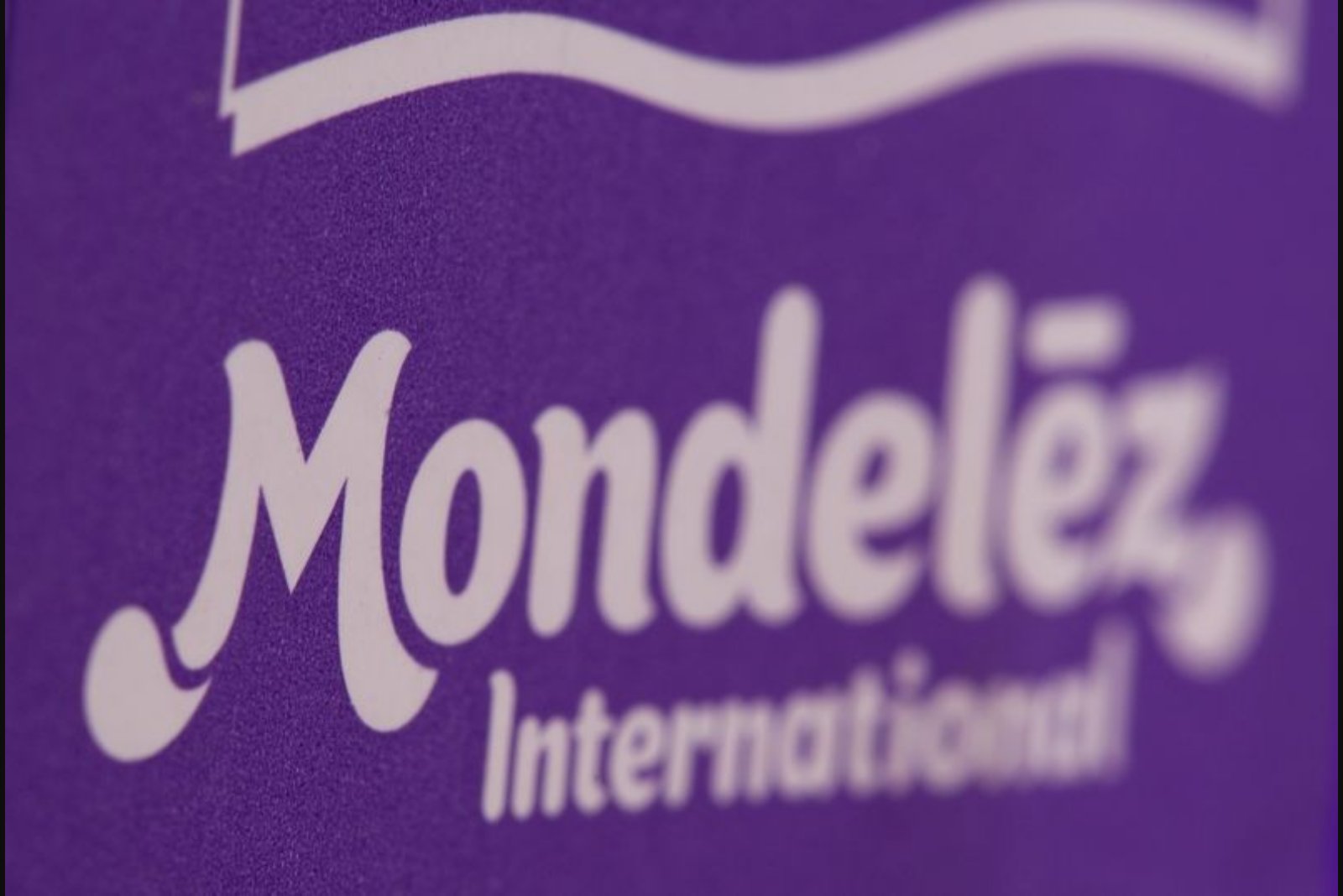 Mondelez Flags Tepid Outlook as Price Hikes Weigh on Volumes