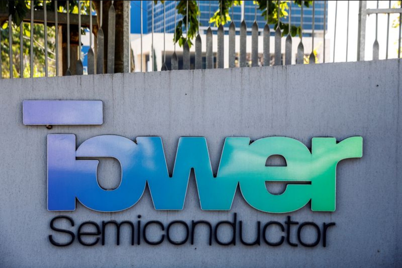 Tower Semiconductor Raises Near-Term Revenue Outlook, Secures $1.3 Billion in Silicon Photonics Deals for 2027