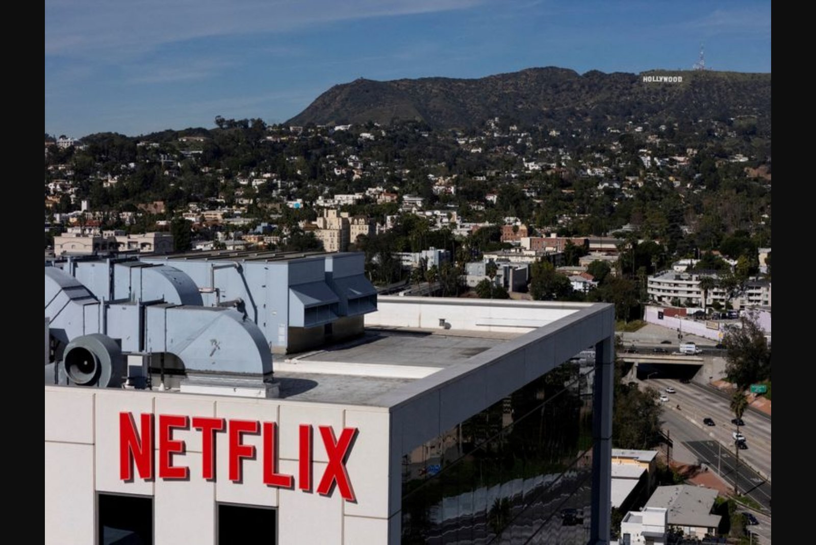 Netflix Positioned to Raise Bid for Warner Bros as Rival Paramount Skydance Weighs Move