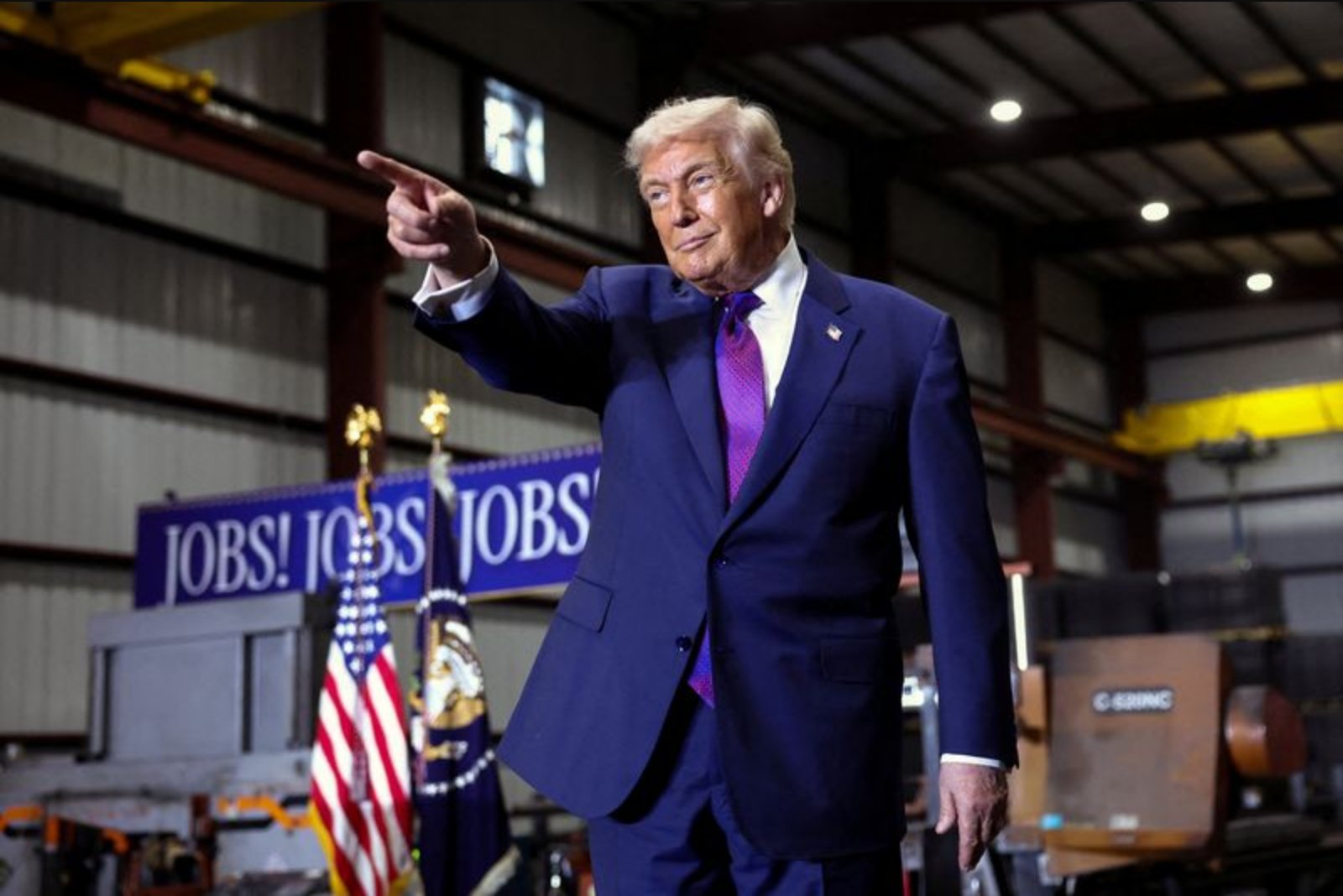 Most Americans Reject Trump’s 'Booming' Economy Claim, Poll Finds as Midterms Near