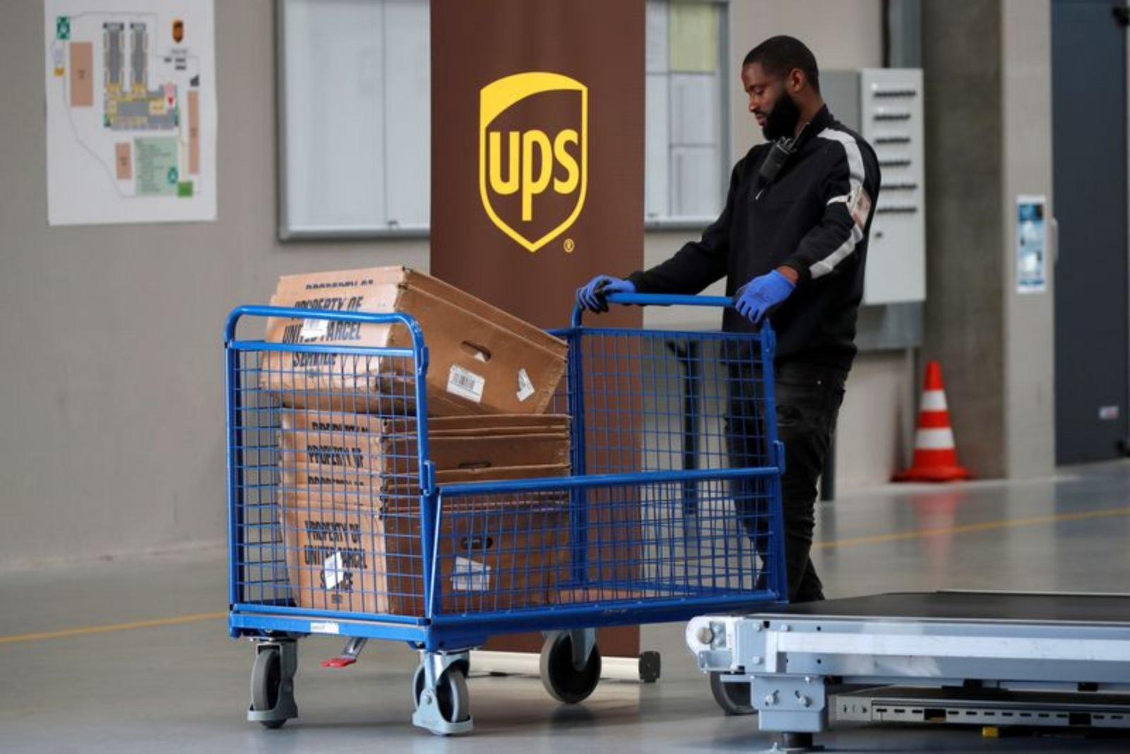 UPS to Cut Up to 30,000 Roles and Close 24 Sites in 2026 as Amazon Volumes Decline