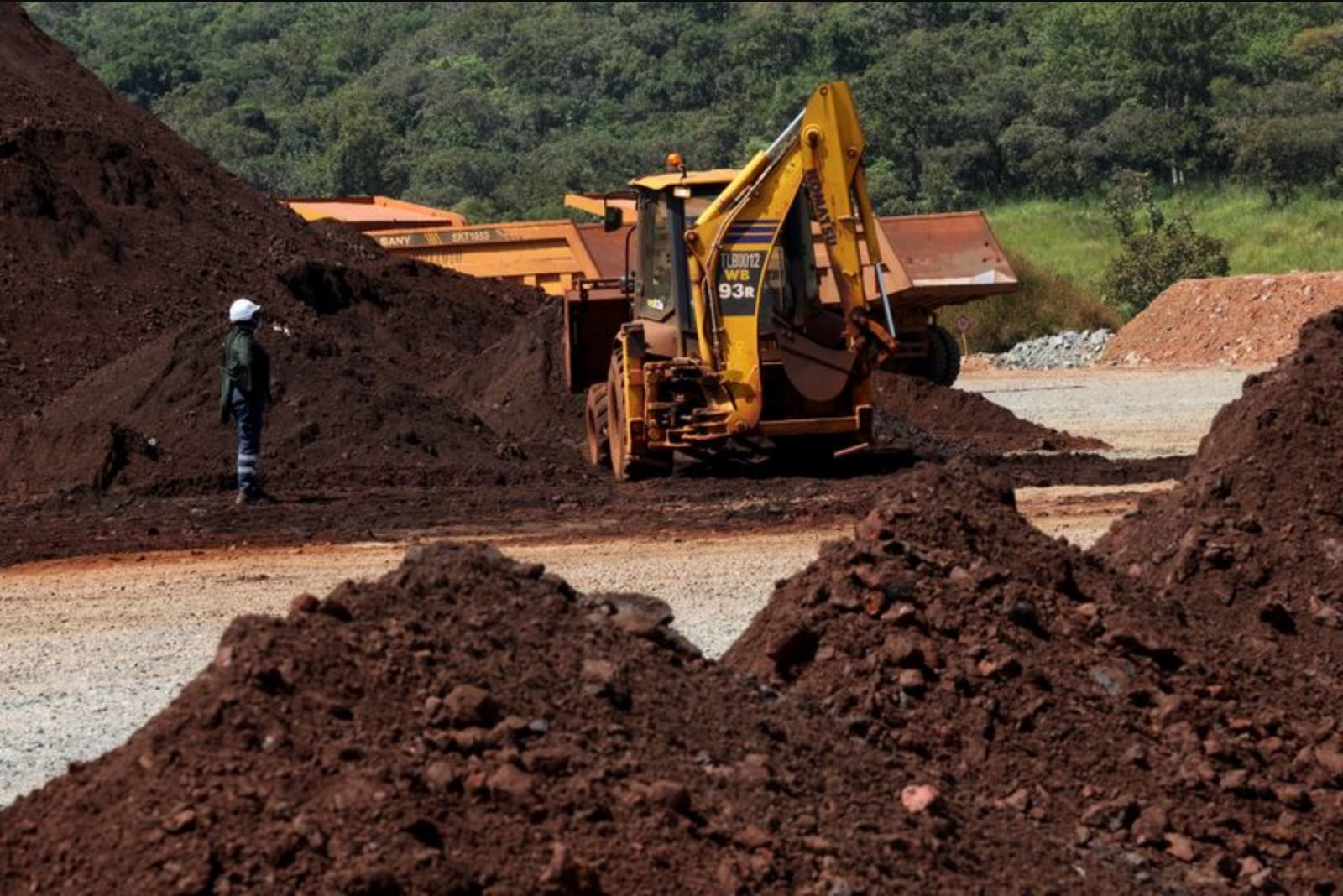Big Funds Pour Billions Into Mining as Investors Reprice Commodities