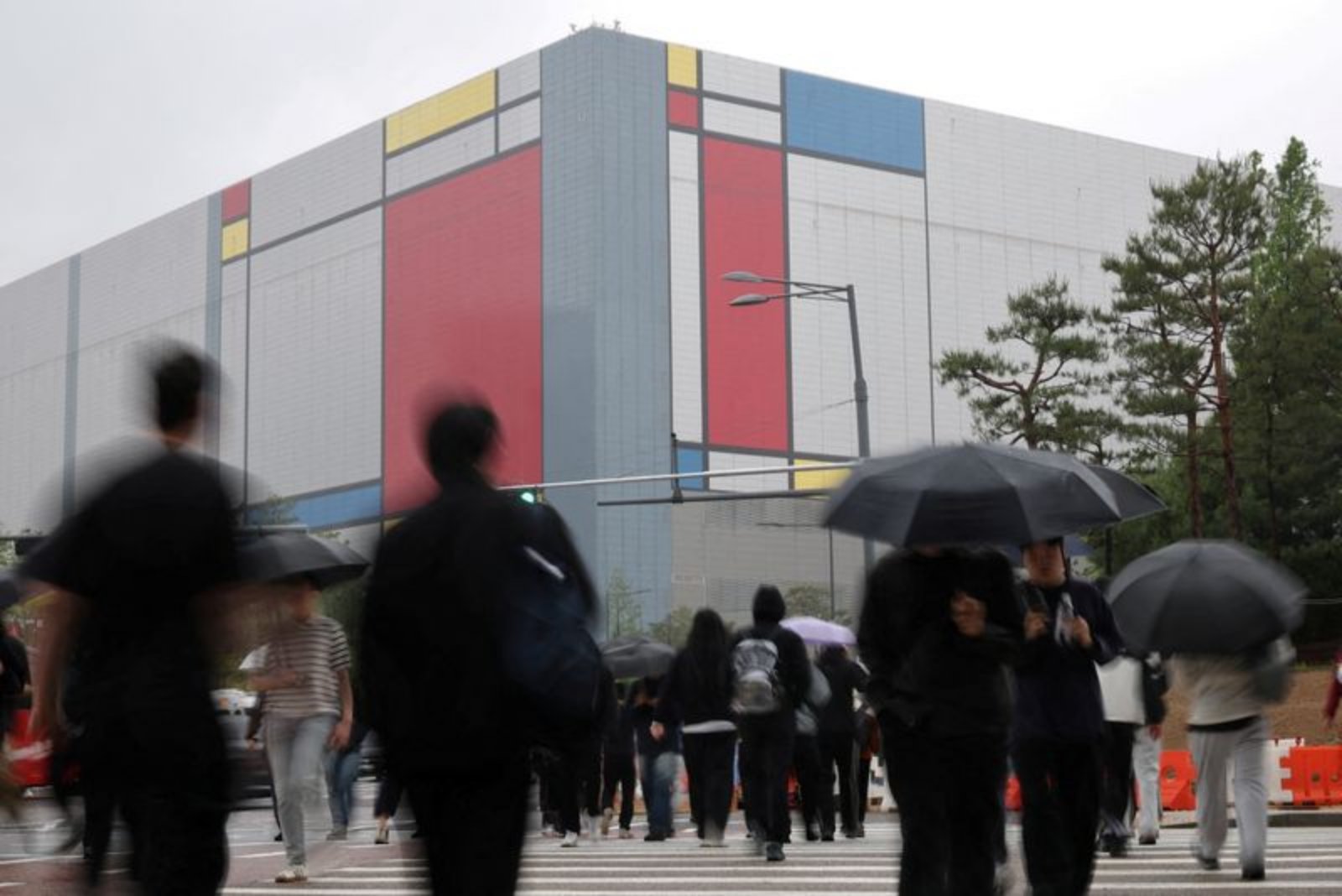 Samsung pay deal averts strike but highlights fault lines at Pyeongtaek chip campus