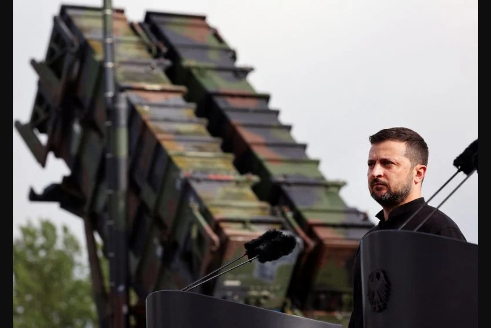 Zelenskiy Says Ukraine Has Waited Nearly a Month for US Sign-off on Patriot and NASAMS Missiles