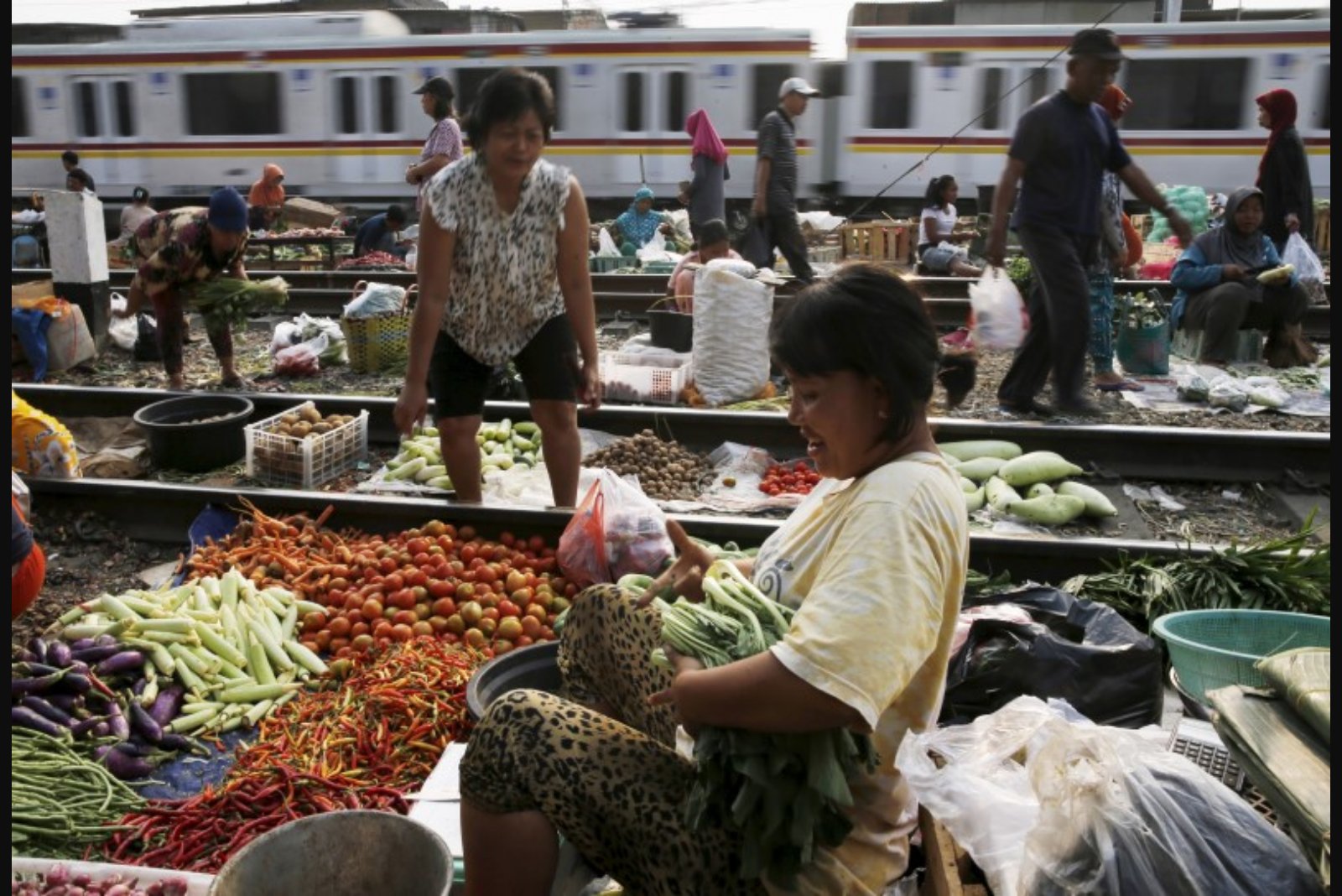 Rising oil costs threaten Indonesia’s subsidy framework as Eid travel looms