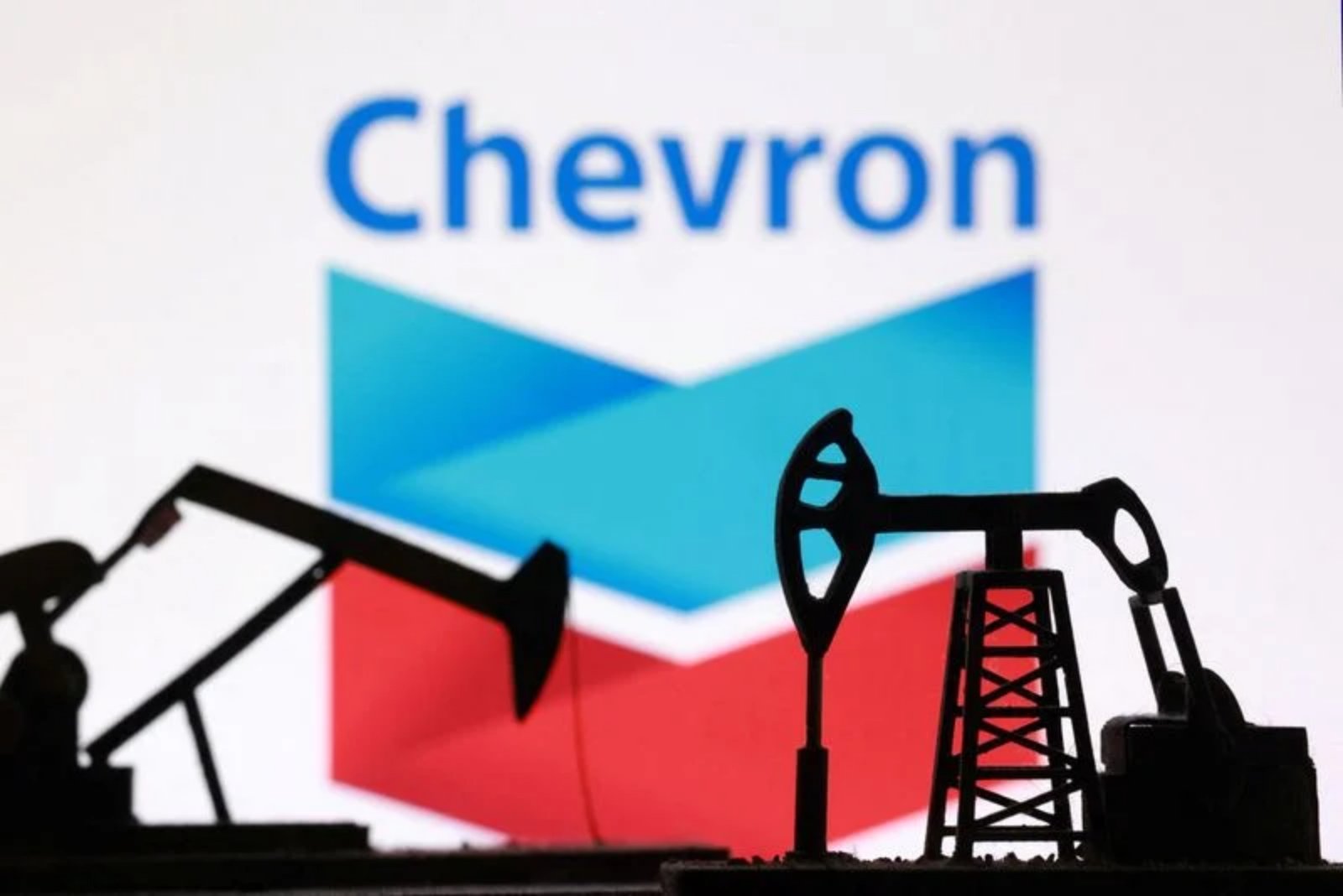 Chevron to License Surfactant Technology to Rival Producers to Lift Shale Output