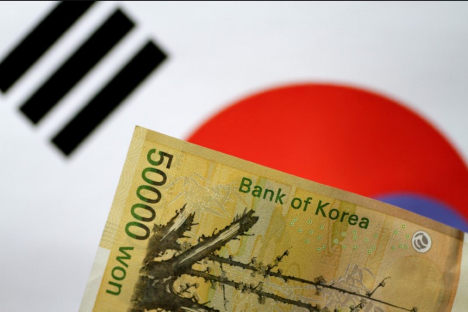 Asian Currencies Slide as Middle East Strikes Drive Oil Higher; South Korean Won Suffers Most