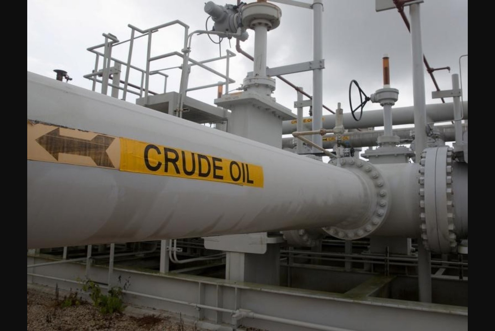 Goldman: Crude 'Fair Value' Would Be in Low $60s Without Iran-Related Shock; Strait of Hormuz Disruptions Could Send Prices Much Higher