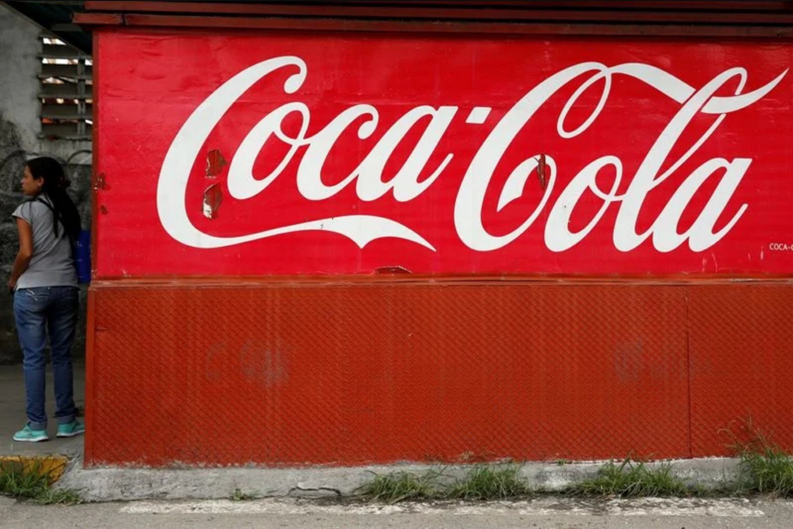 Coca-Cola CFO Signals Uneven Demand, Flags Middle East Risks into 2027