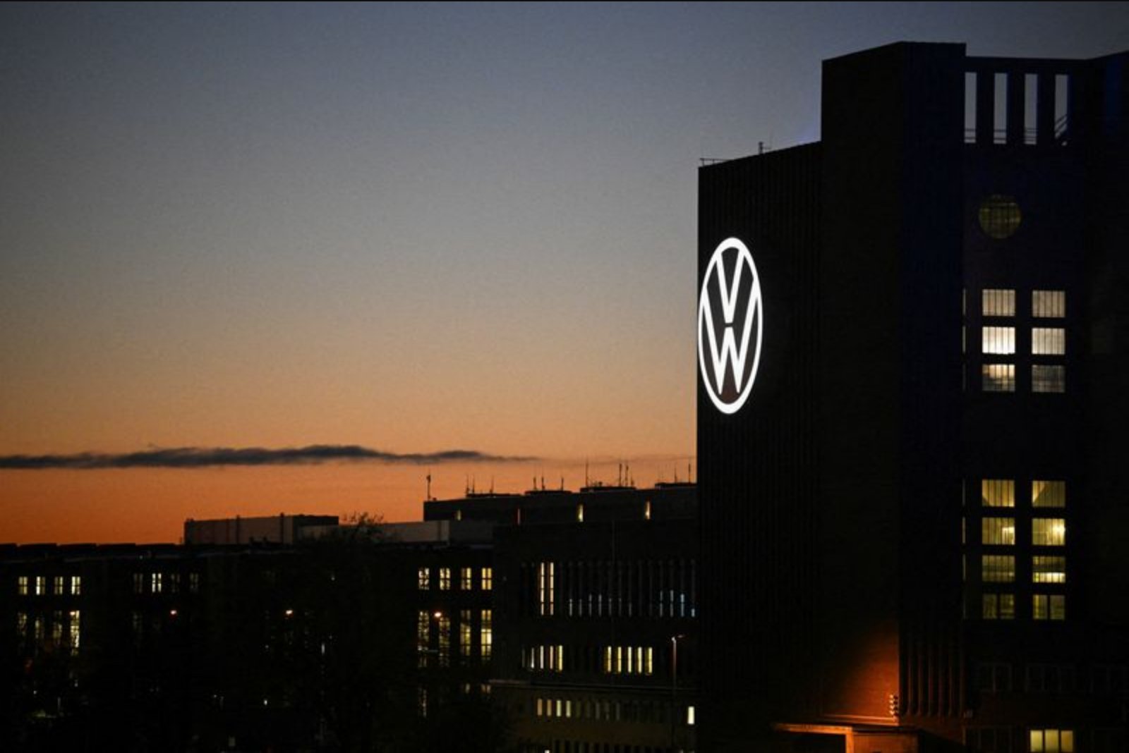 Porsche SE Families Demand Strategic Overhaul After First-Quarter Hit