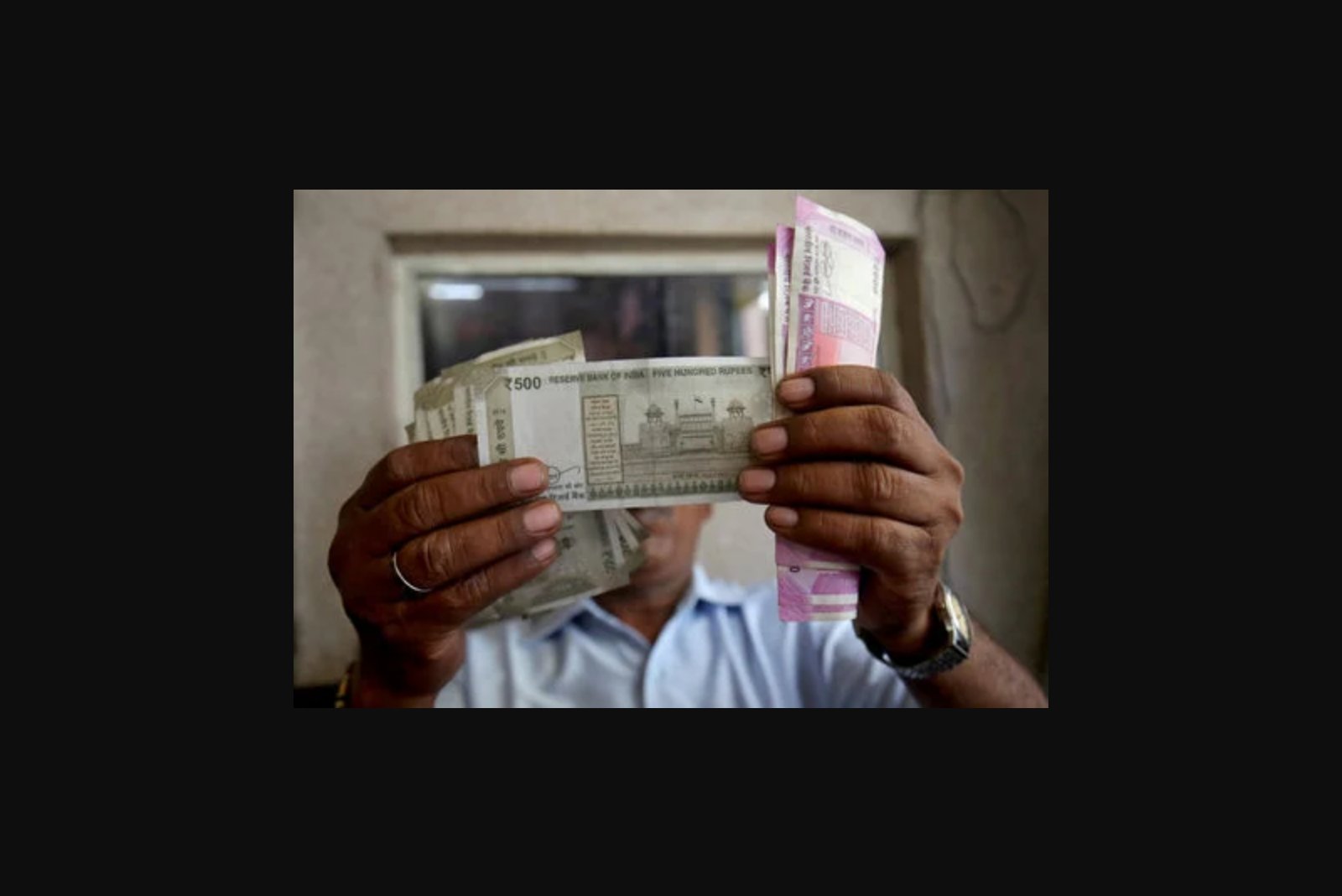 Asian FX Quiet as Dollar Nears 18-Month Peak; Rupee Strengthens After RBI Steps