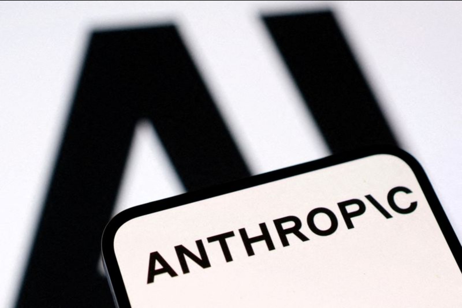 Japan’s Three Largest Banks Set to Onboard Anthropic’s Mythos Model within Fortnight, Source Says