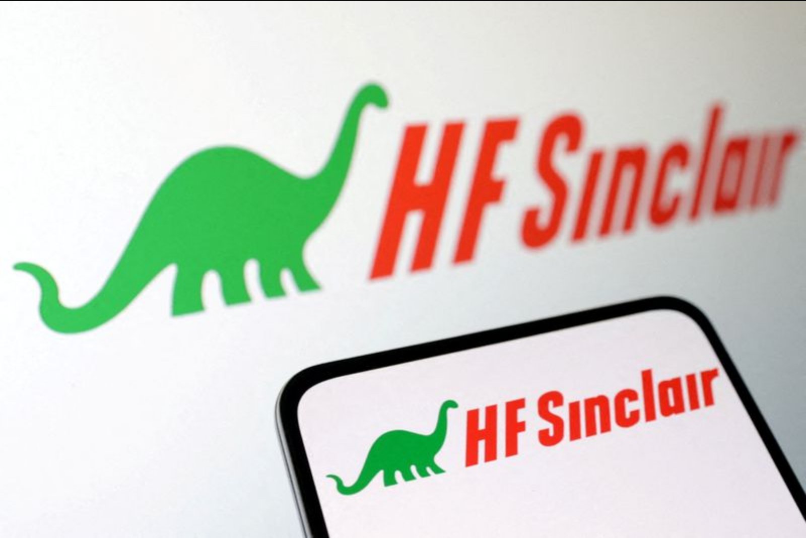 HF Sinclair Finance Chief Atanasov Steps Aside Temporarily as Disclosure Review Concludes