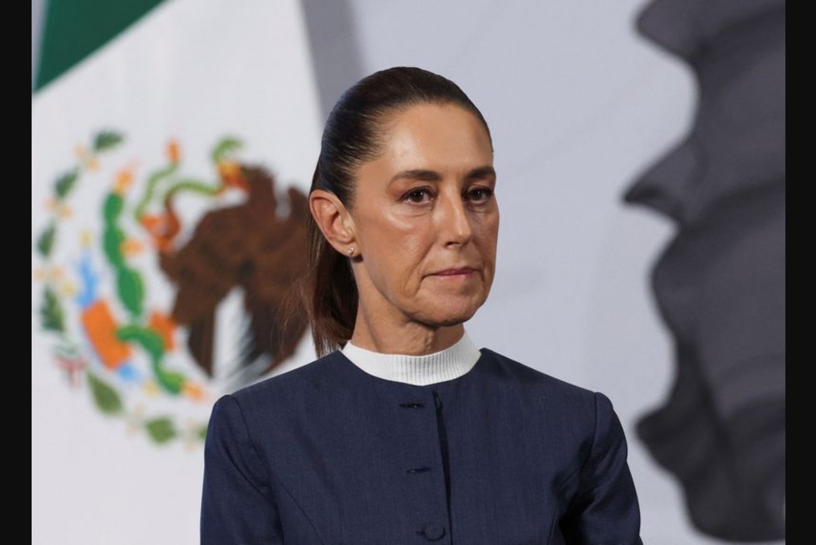 Mexico Seeks Diplomatic Paths After U.S. Threatens Tariffs on Cuba Oil Suppliers