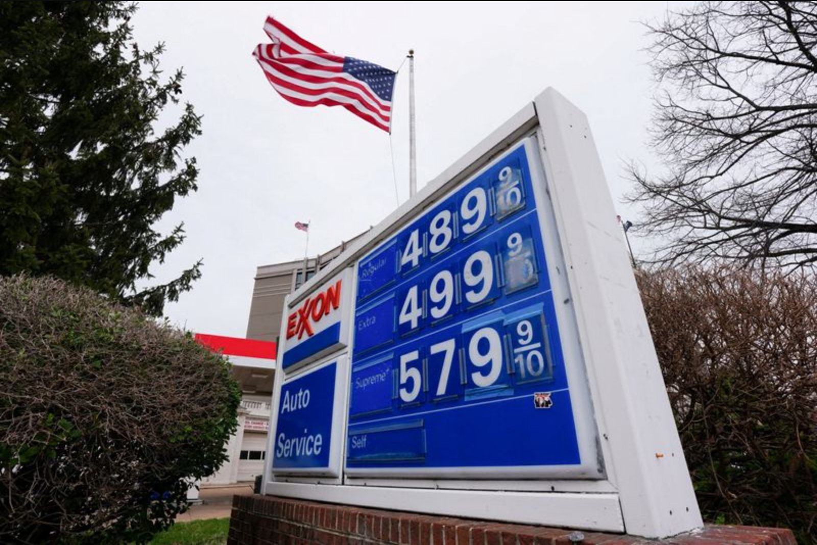 U.S. Trucking Sector Hit by Record Diesel Costs as Middle East Tensions Drive Fuel Prices Higher