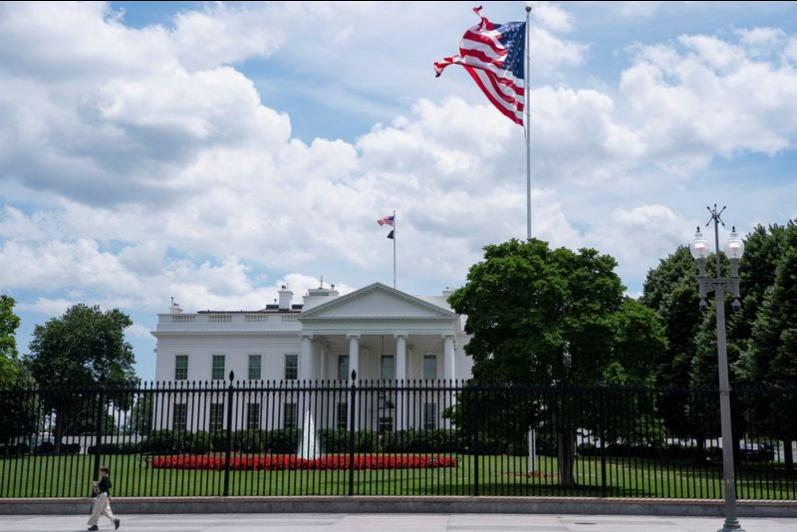 Senate Narrowly Blocks Democratic Push to Force Iran War Authorization From Trump