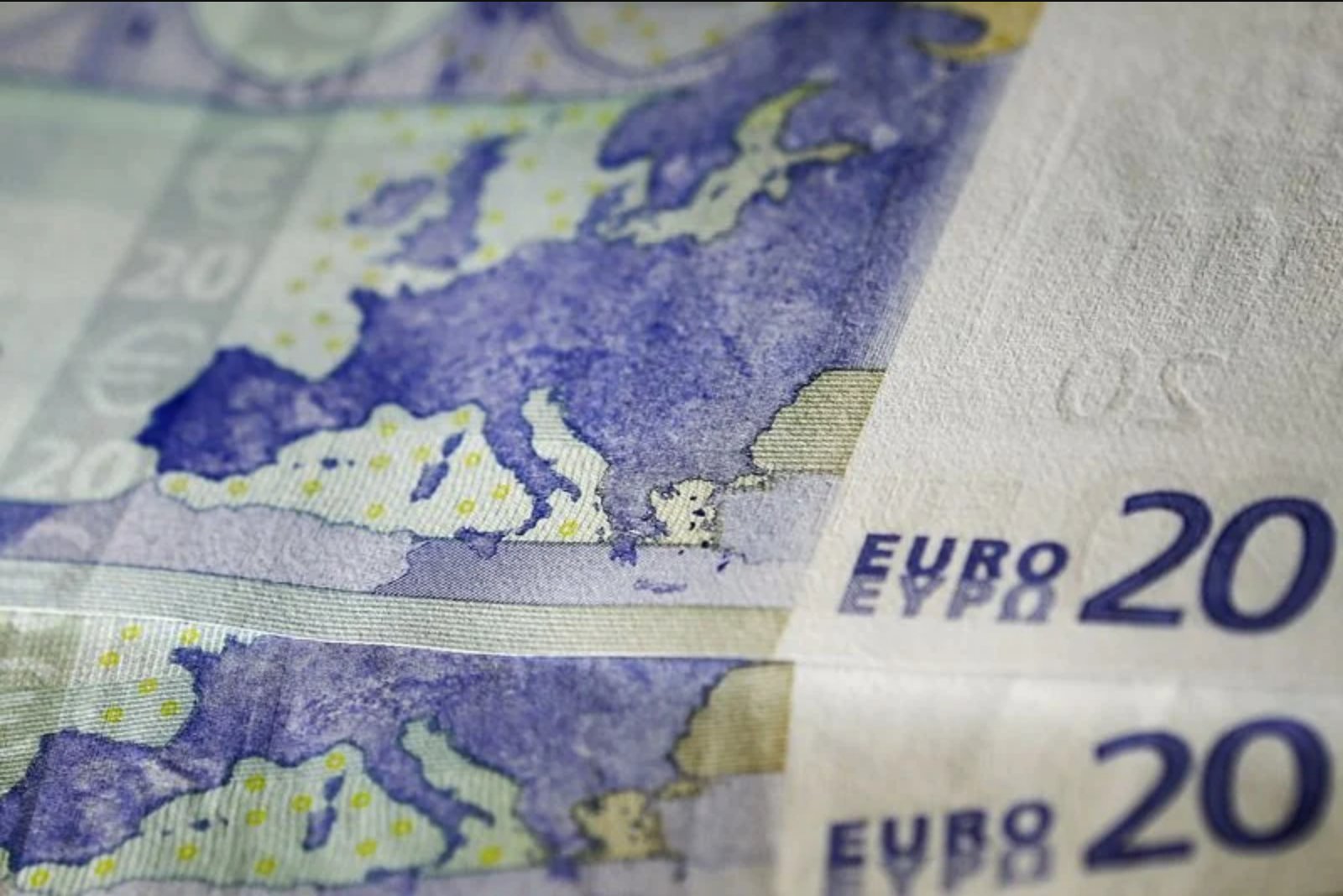Euro Shows Emerging Safe-Haven Qualities Amid Recurrent Market Stress