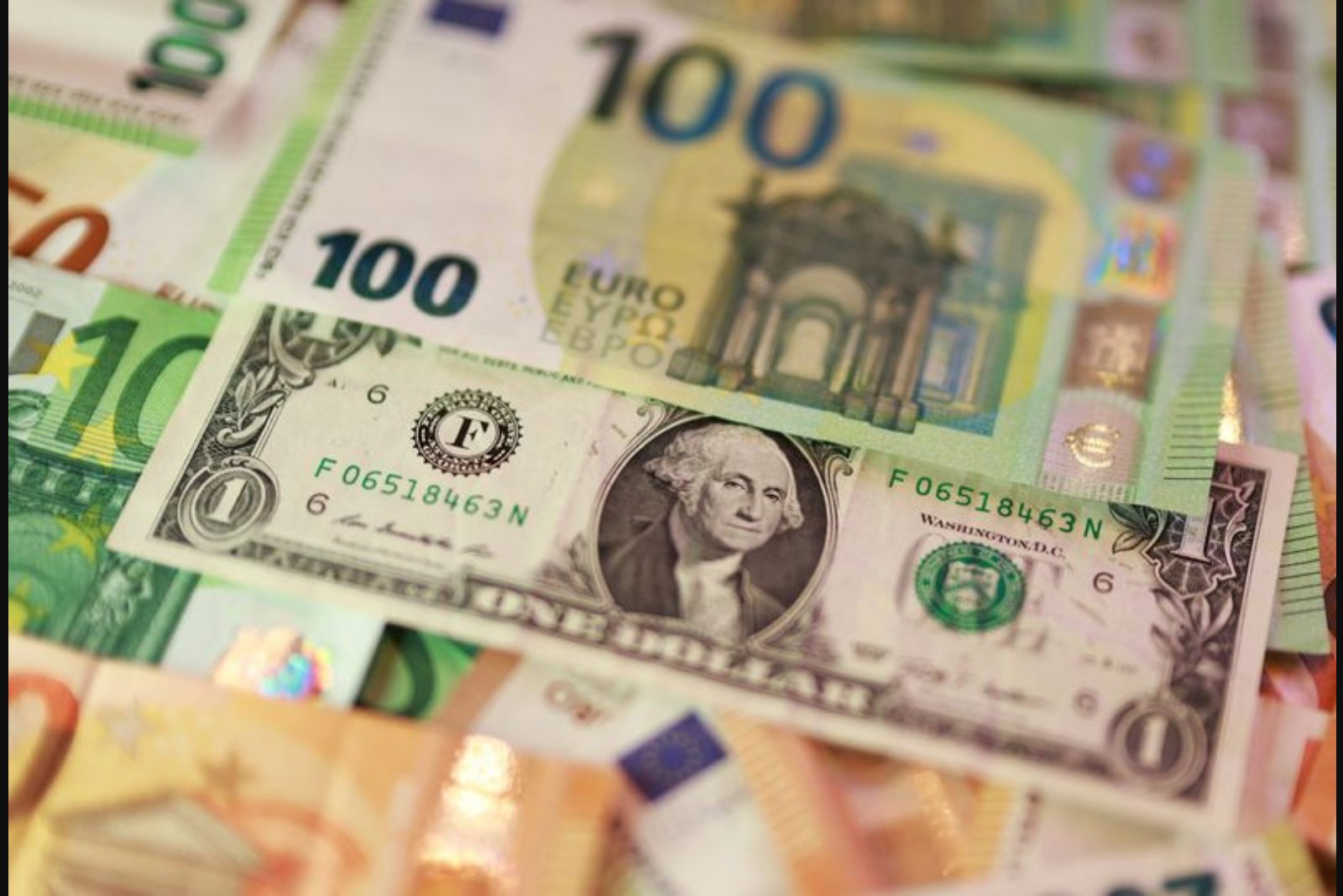 U.S. Dollar Strengthens Amid Rising Inflation Data and Geopolitical Tensions
