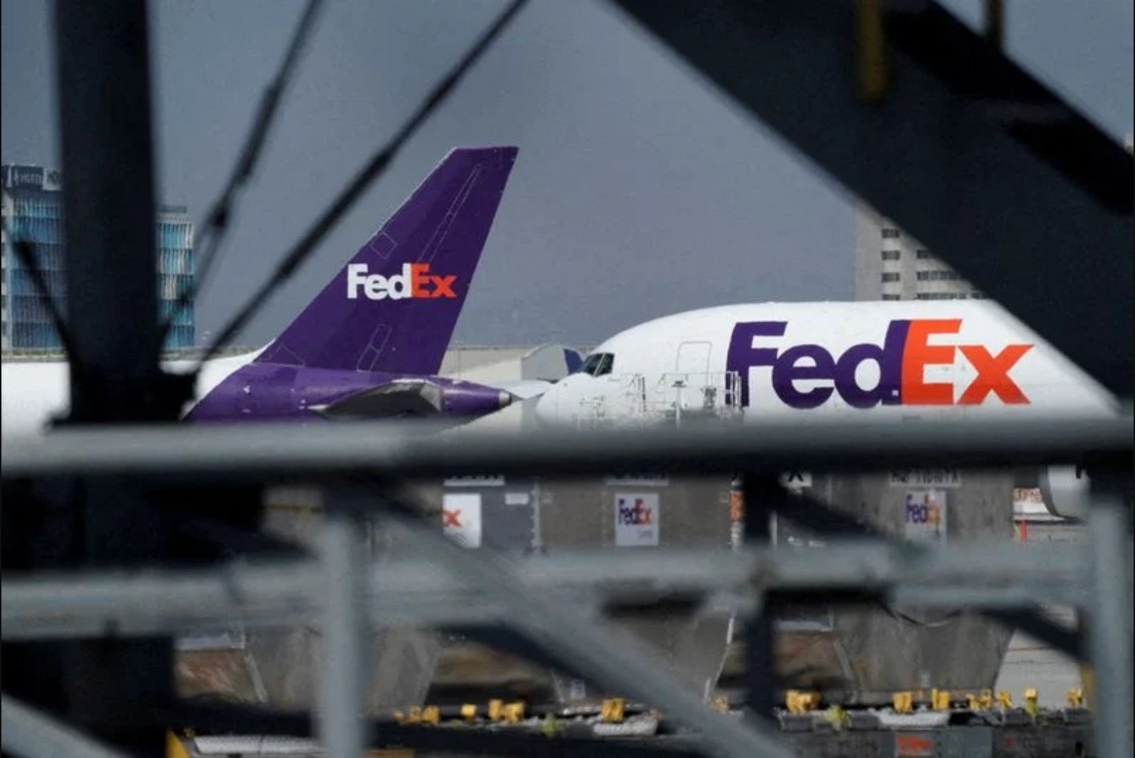 FedEx Freight Sees 4%-6% Revenue Rise for June-December, Flags Modest Profit Recovery