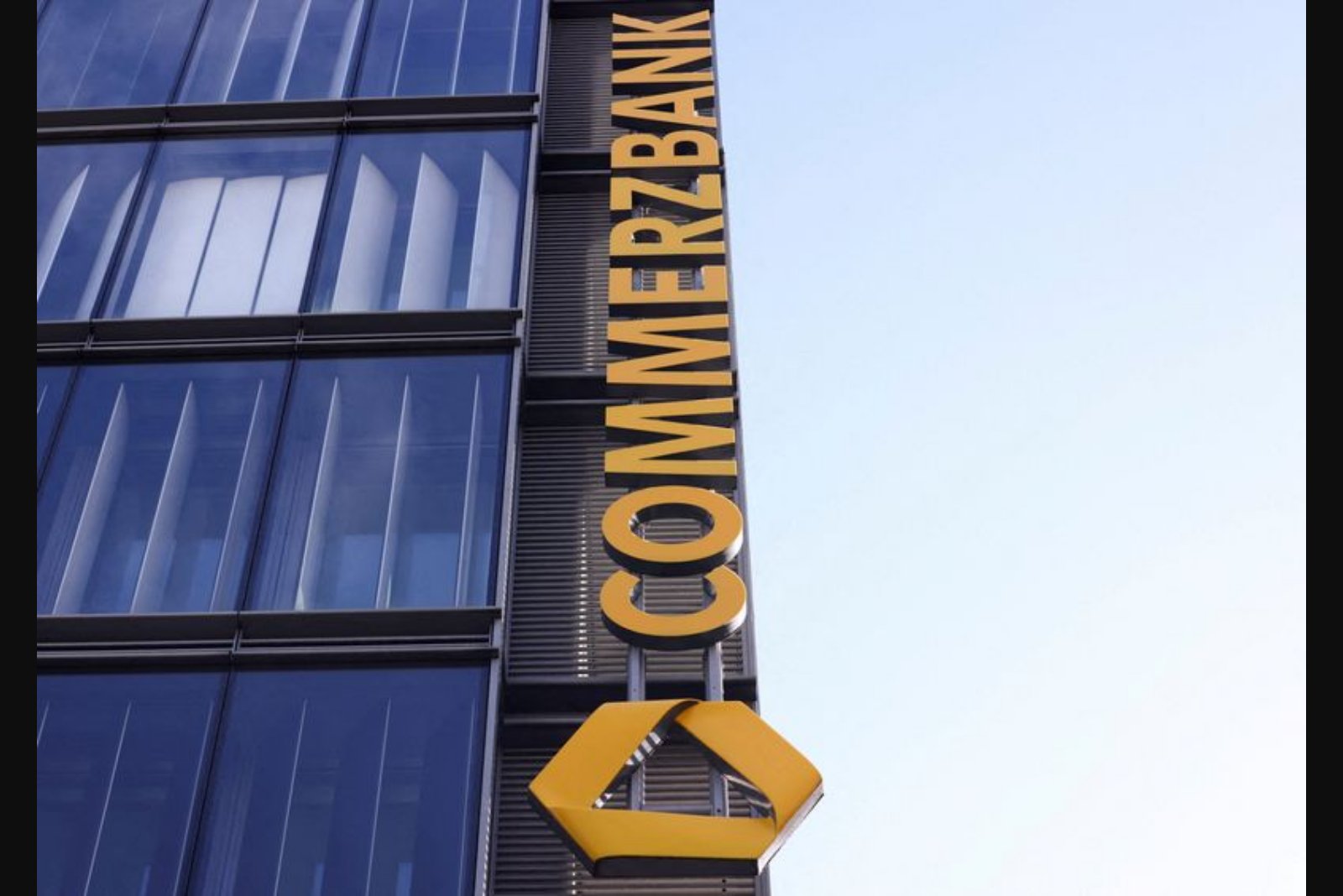 Commerzbank Boosts Targets and Announces 3,000 Job Cuts to Counter UniCredit Bid