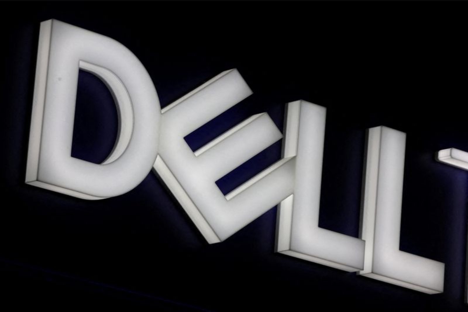 Dell Stock Surges on Nvidia-Driven AI Server Demand; Company Lifts Revenue and AI Forecasts