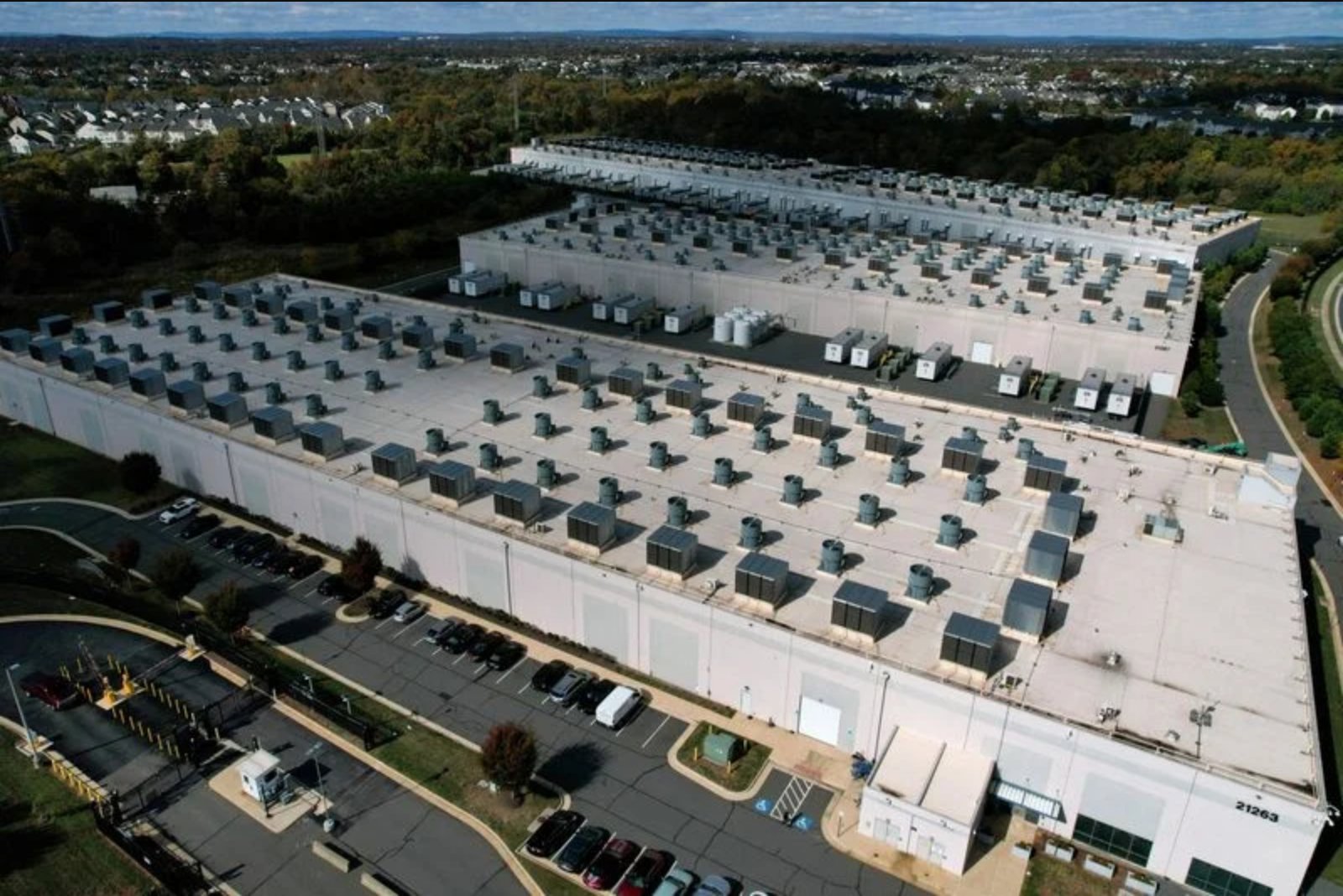 White House to Convene Utilities and Data Center Operators on AI Power-Price Safeguards