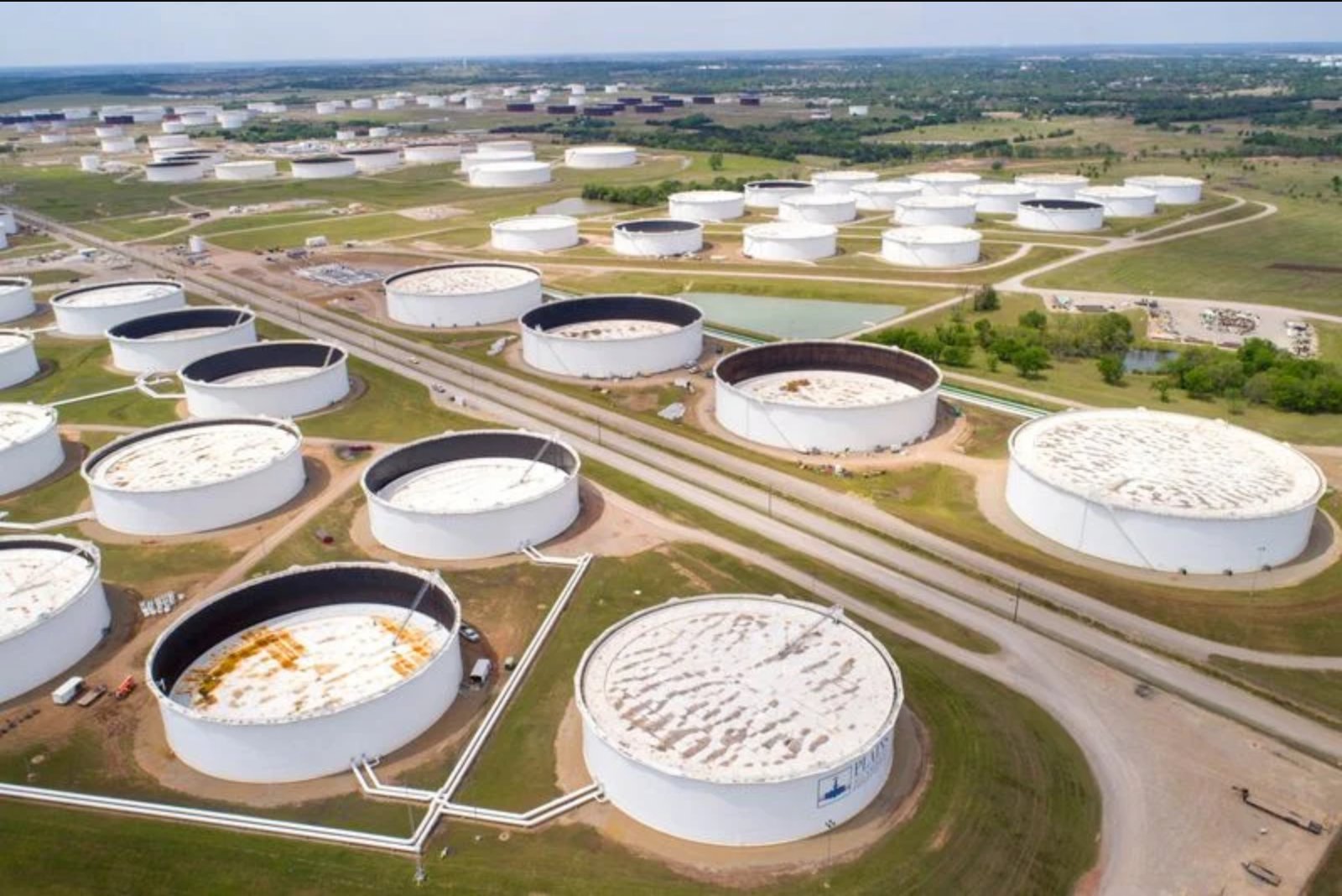 EIA: OECD Oil Stocks Set to Slide to Multi-Decade Lows as Strait Disruption Persists