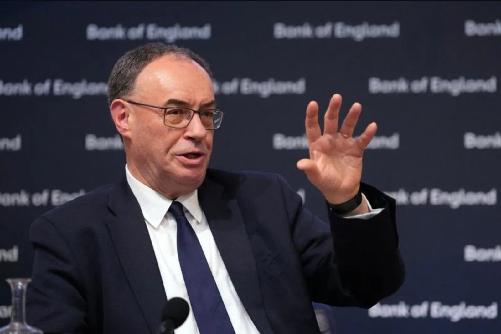 Bailey Stresses Need to Restore Faith in 2% Inflation Goal, Rejects Raising Target