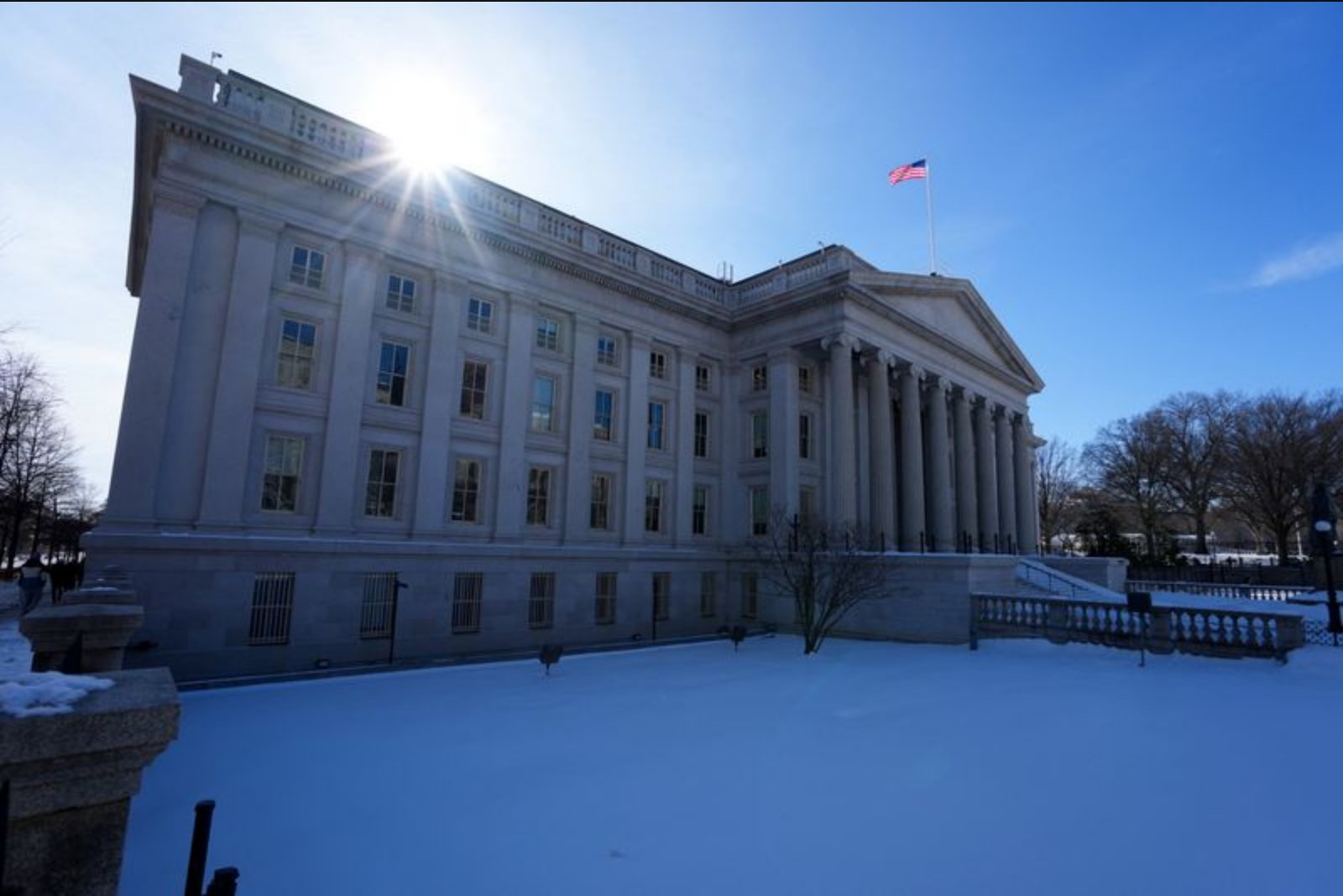 Treasury Keeps Note and Bond Auction Sizes Steady, Signals Shift Could Come in Early 2027