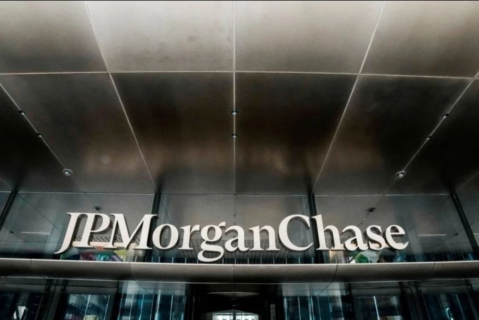 JPMorgan Sets Succession Timeline as Dimon Signals Gradual Handover