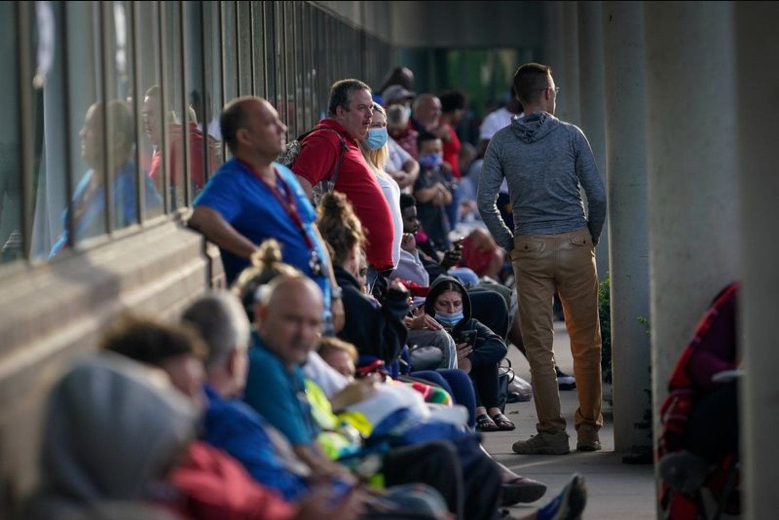 U.S. Payrolls Fall in February as Strike and Winter Weather Weigh; Unemployment Edges Up to 4.4%