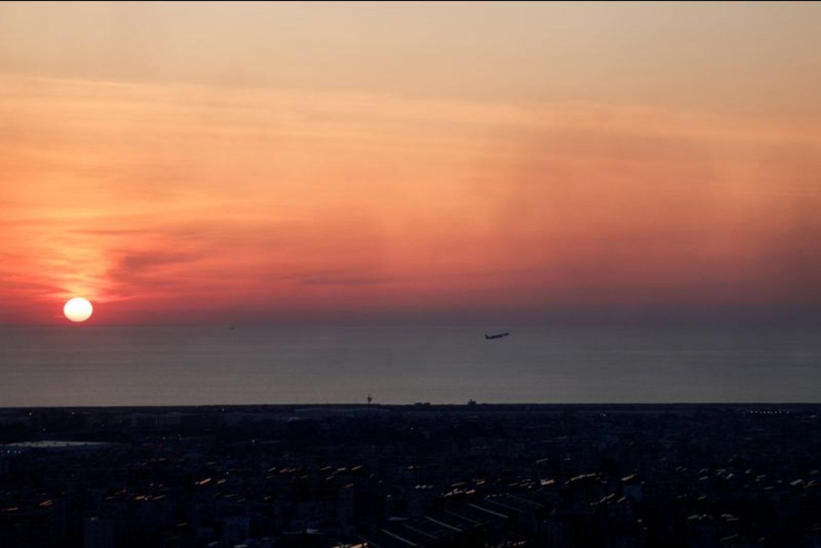 Pilots Navigate Rising Threats as Missiles and Drones Enter Commercial Airspace