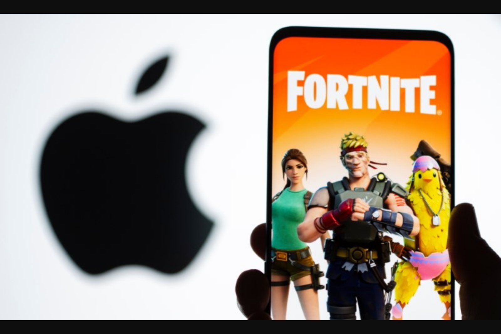 Epic’s Fortnite Returns to Global App Stores as Legal Fight with Apple Continues