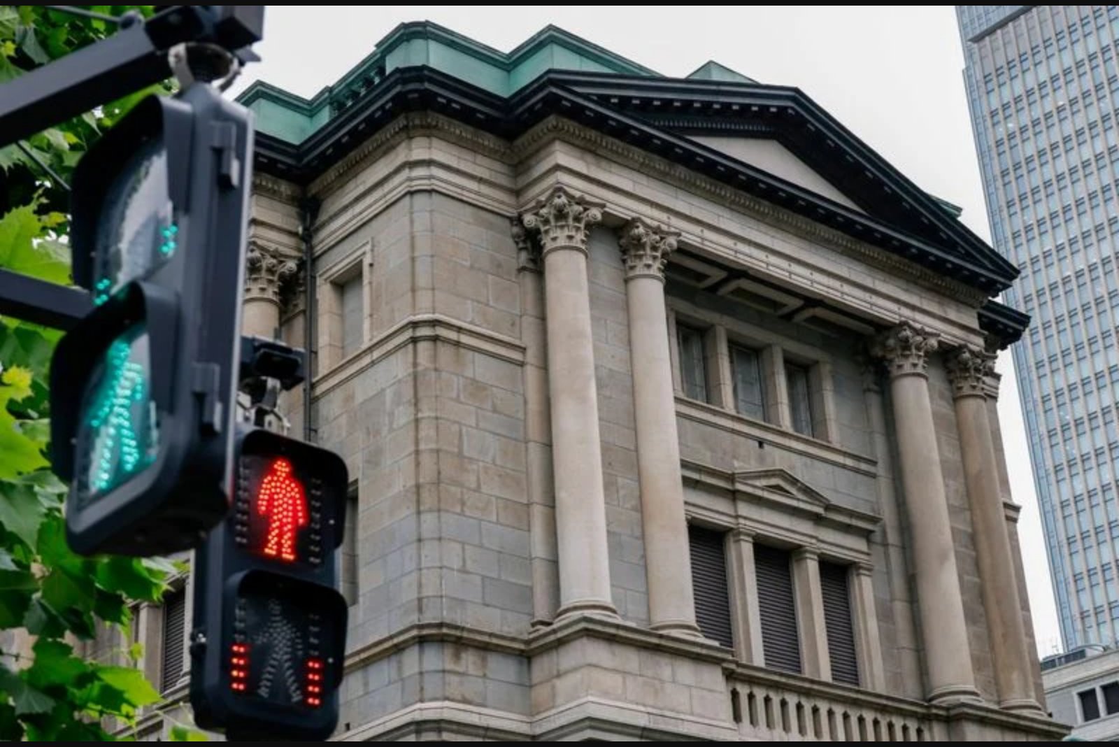 BOJ Official Advocates Regular Rate Hikes to Reach 2% Neutral Rate