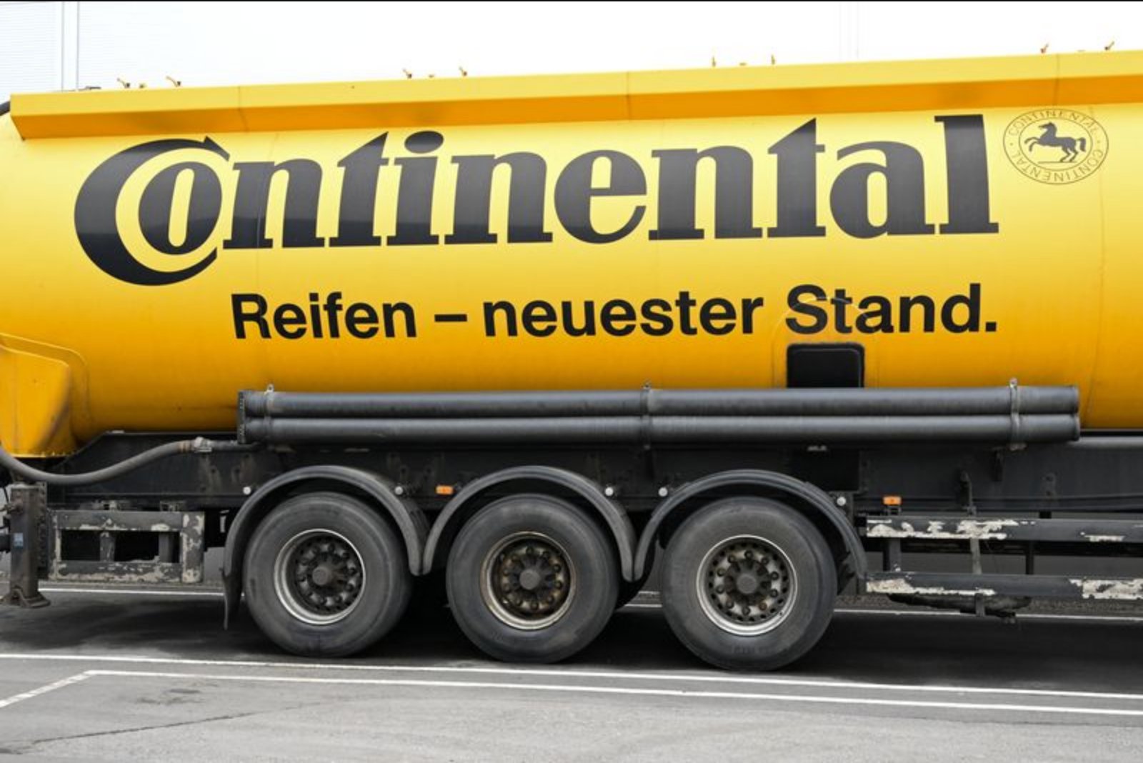 Continental projects largely flat tyre sales and steady margins for 2026