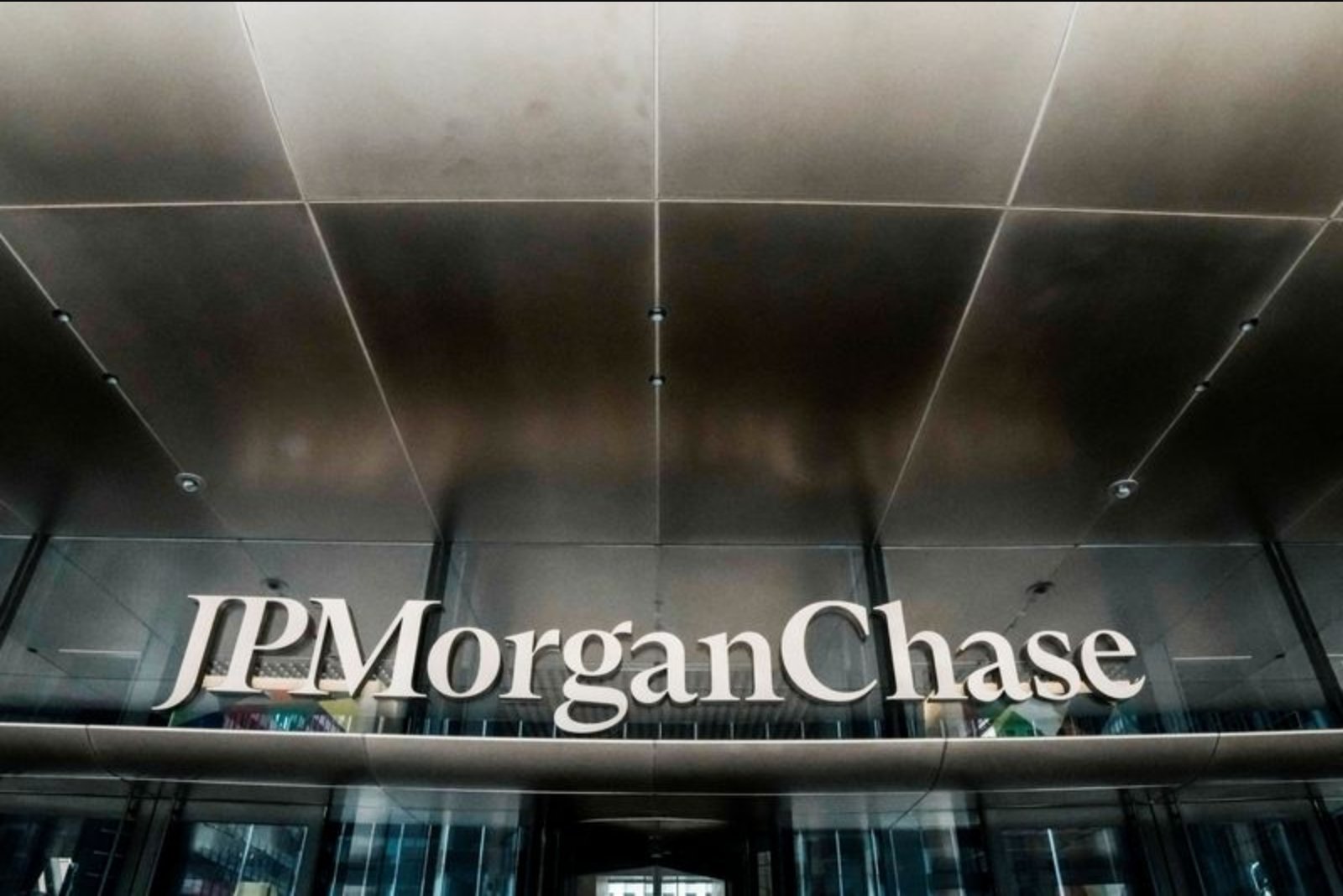 JPMorgan Signals Willingness to Engage with France’s National Rally as Corporates Reassess Approach