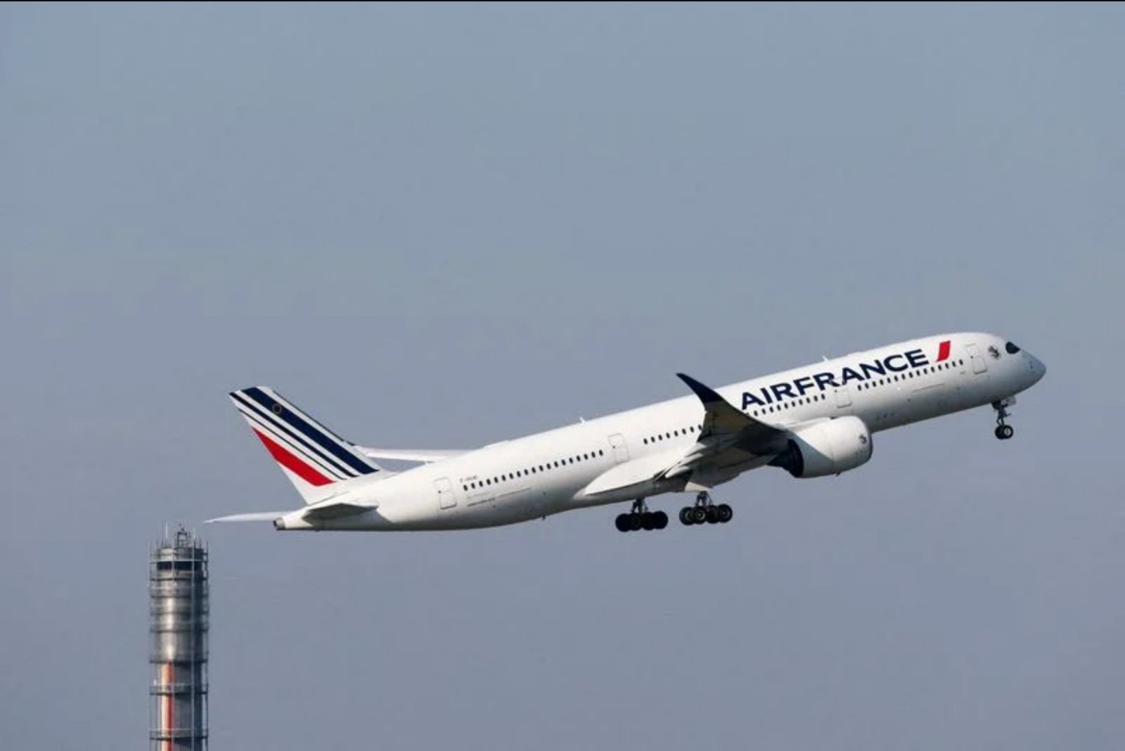 Airlines Partially Restore Middle East Routes as Diplomatic Talks Advance, But Major Suspensions Persist